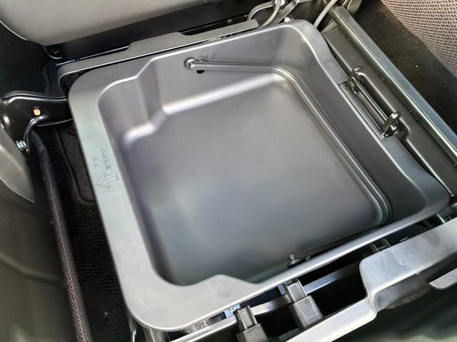 スペーシアカスタム カスタム　ＨＹＢＲＩＤ　ＸＳ　ナビ　全方位カメラ　両側ＰＳＤ　バックカメラ　オートライト　Ｂｌｕｅｔｏｏｔｈ　スライドドア　純正ナビ　プッシュスタート　シートヒーター　オートエアコン　スズキセーフティーサポート　アイドリングストップ　横滑り防止機能（40枚目）