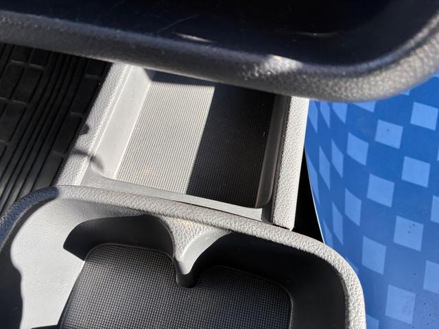 キャリイトラック ＫＣ　エアコン・パワステ　２型　５ＭＴ　パートタイム４ＷＤ　４ＷＤ　エアコン　パワステ　三方開（25枚目）