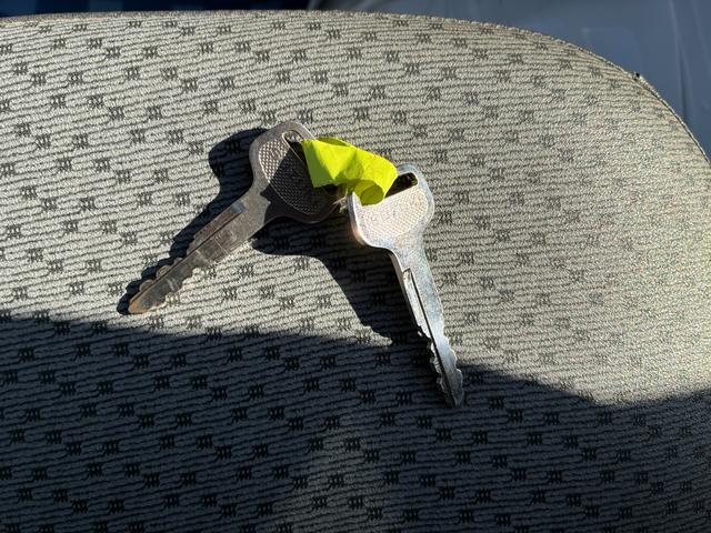 キャリイトラック ＫＣ　エアコン・パワステ　２型　５ＭＴ　パートタイム４ＷＤ　４ＷＤ　エアコン　パワステ　三方開（29枚目）