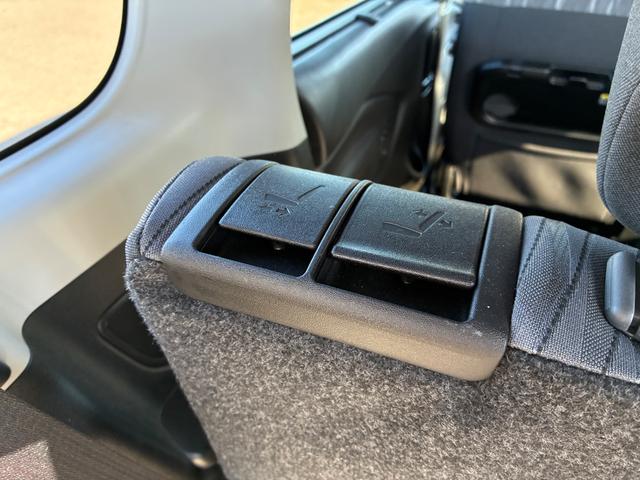 ��������V�[�g�X���C�h�ƃV�[�g���N���C�j���O�\�ł�