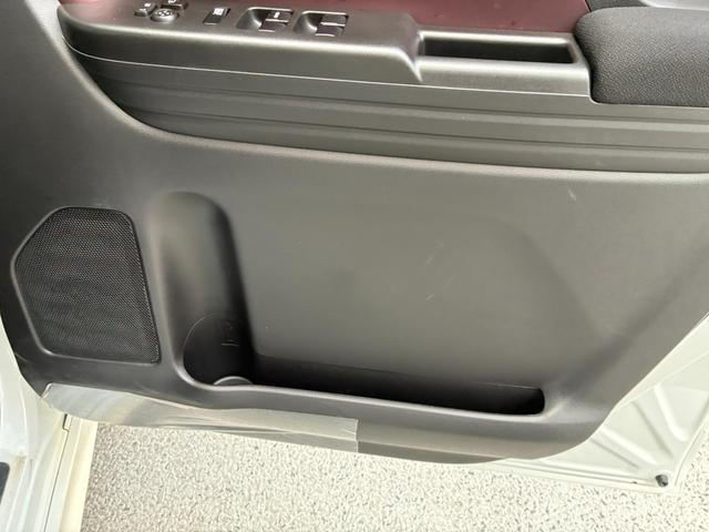 スペーシアカスタム カスタム HYBRID XS 純正ナビ 全方位C 両側PSD バックカメラ オートライト Bluetooth スライドドア 純正ナビ プッシュスタート シートヒーター オートエアコン スズキセーフティーサポート アイドリングストップ 横滑り防止機能(16枚目)