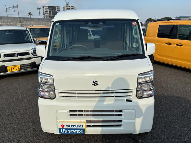 エブリイ PC 6型 前後衝突被害軽減ブレーキ 横滑り防止装置 オートライト スライドドア スズキセーフティーサポート アイドリングストップ 横滑り防止機能 衝突安全ボディ(2枚目)