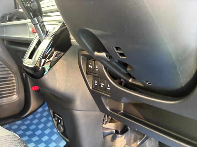 スペーシアカスタム カスタム　ＨＹＢＲＩＤ　ＸＳ　２型　ディスプレイオーディオ　オートライト　Ｂｌｕｅｔｏｏｔｈ　スライドドア　プッシュスタート　シートヒーター　オートエアコン　スズキセーフティーサポート　　アイドリングストップ　横滑り防止機能　衝突安全ボディ　ＥＴＣ（27枚目）