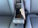アームレストにも収納ありますよ