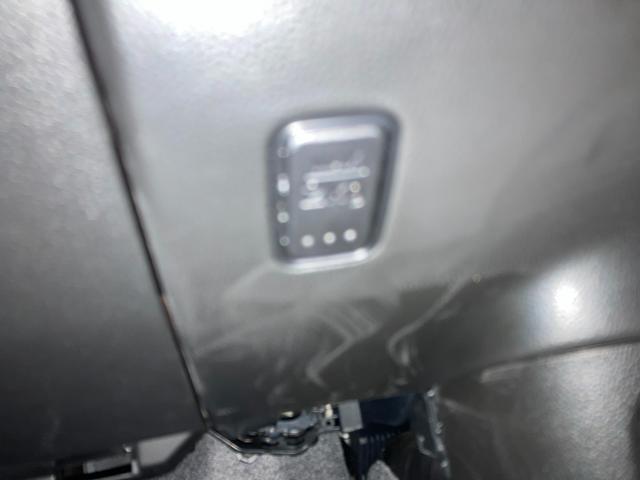 ワゴンRカスタムZ カスタムZ HYBRID ZT 4型 ディスプレイオーディオ 15インチアルミホイール オートライト プッシュスタート 全方位カメラ シートヒーター オートエアコン 衝突被害軽減システム アイドリングストップ 横滑り防止機能 衝突安全ボディ 盗難防止システム(45枚目)