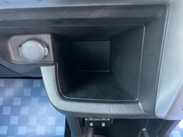 クロスビー HYBRID MZ 4型 オートライト パドルシフト USB 16インチアルミホイール プッシュスタート シートヒーター オートエアコン 衝突被害軽減システム アイドリングストップ 横滑り防止機能 衝突安全ボディ 盗難防止システム 取扱説明書 メンテナンスノート(48枚目)