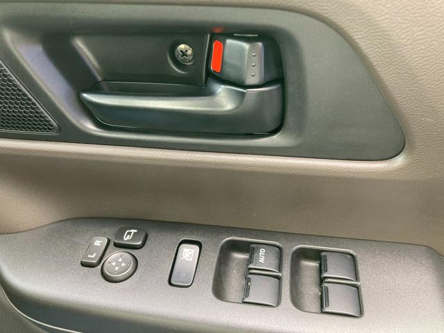 スペーシア HYBRID X ナビ 全方位カメラ LED USBソケット フルホイールキャップ オートライト 両側電動スライドドア プッシュスタート シートヒーター オートエアコン 衝突被害軽減システム アイドリングストップ 横滑り防止機能 衝突安全ボディ 盗難防止システム(29枚目)