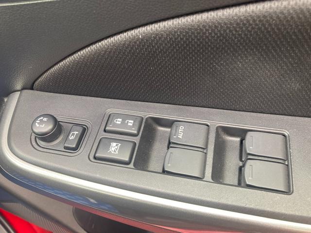 スイフト HYBRID RS ZC53S.ZD53S ナビ ETC スズキの大感謝祭!11月15日から16日の2日間限定価格となります。当店が自信を持って販売する車がスタッフと共にお客様のご来店をお待ちしております!店舗へご来店いただける方のみ販売させて頂きます。(32枚目)