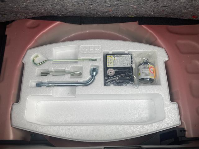 スイフト HYBRID RS ZC53S.ZD53S ナビ ETC スズキの大感謝祭!11月15日から16日の2日間限定価格となります。当店が自信を持って販売する車がスタッフと共にお客様のご来店をお待ちしております!店舗へご来店いただける方のみ販売させて頂きます。(51枚目)