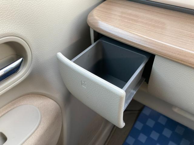 アルトラパン X 衝突被害軽減システム シートヒーター オートライト スズキの大感謝祭!11月15日から16日の2日間限定価格となります。当店が自信を持って販売する車がスタッフと共にお客様のご来店をお待ちしております!店舗へご来店いただける方のみ販売させて頂きます。(40枚目)