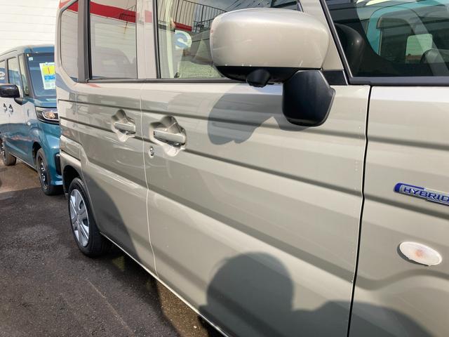 スペーシア HYBRID G ナビ 全方位カメラ 両側スライドドア フルホイールキャップ オートライト プッシュスタート オートエアコン 衝突被害軽減システム アイドリングストップ 横滑り防止機能 衝突安全ボディ 盗難防止システム 取扱説明書 メンテナンスノート(8枚目)