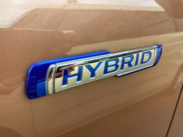 ワゴンＲスマイル ＨＹＢＲＩＤ　Ｓ　３型　ナビ　全方位カメラ　ＵＳＢソケット　フルホイールキャップ　オートライト　片側電動スライドドア　プッシュスタート　シートヒーター　オートエアコン　衝突被害軽減システム　アイドリングストップ　横滑り防止機能　衝突安全ボディ　盗難防止システム（11枚目）