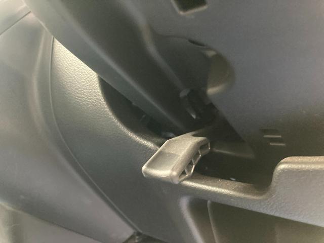 ハスラー ＨＹＢＲＩＤ　Ｘ　ナビ　全方位カメラ　ＥＴＣ　オートライト　１５インチアルミホイール　プッシュスタート　シートヒーター　オートエアコン　衝突被害軽減システム　アイドリングストップ　横滑り防止機能　衝突安全ボディ　盗難防止システム　取扱説明書　メンテナンスノート（39枚目）