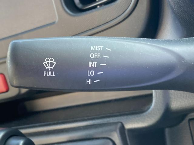 アルト L 2型 衝突被害軽減システム アイドリングストップ フルホイールキャップ オートライト 電動格納ドアミラー パワーウィンドウ シートヒーター 横滑り防止機能 衝突安全ボディ 盗難防止システム 取扱説明書 メンテナンスノート(19枚目)