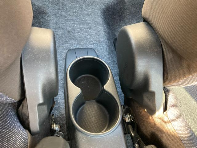 アルト L 2型 衝突被害軽減システム アイドリングストップ フルホイールキャップ オートライト 電動格納ドアミラー パワーウィンドウ シートヒーター 横滑り防止機能 衝突安全ボディ 盗難防止システム 取扱説明書 メンテナンスノート(32枚目)