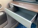 助手席前には収納スペース☆