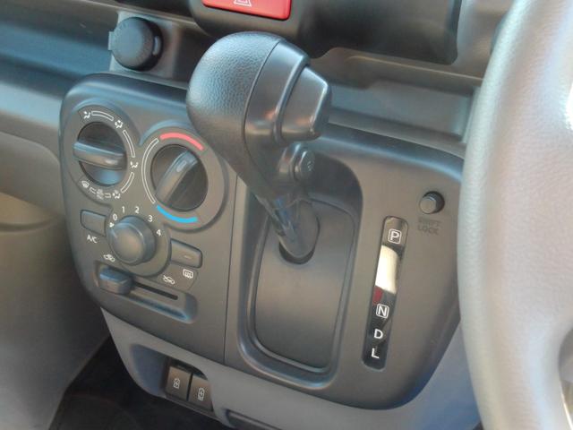 エブリイ ＰＡリミテッド　６型　ＡＭ／ＦＭラジオ　ＵＳＢソケット　オートライト　両側スライドドア　パワーウィンドウ　衝突被害軽減システム　アイドリングストップ　横滑り防止機能　衝突安全ボディ　盗難防止システム　取扱説明書　メンテナンスノート（24枚目）