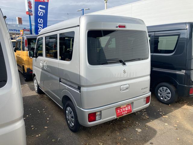 エブリイ JOIN 6型 衝突被害軽減システム プッシュスタート フルホイールキャップ オートライト 両側スライドドア 4WD シートヒーター アイドリングストップ USBソケット 横滑り防止機能 衝突安全ボディ 盗難防止システム 取扱説明書 メンテナンスノート(7枚目)