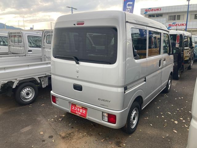 エブリイ PAリミテッド 6型 AM/FMラジオ 衝突被害軽減システム 12インチ オートライト 両側スライドドア パワーウィンドウ アイドリングストップ USBソケット 横滑り防止機能 衝突安全ボディ 取扱説明書 メンテナンスノート(5枚目)