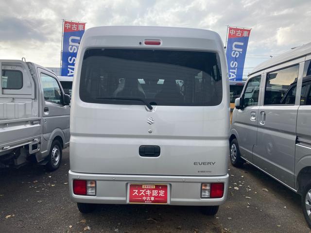 エブリイ PAリミテッド 6型 AM/FMラジオ 衝突被害軽減システム 12インチ オートライト 両側スライドドア パワーウィンドウ アイドリングストップ USBソケット 横滑り防止機能 衝突安全ボディ 取扱説明書 メンテナンスノート(6枚目)