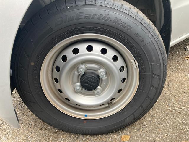 エブリイ PAリミテッド 6型 AM/FMラジオ 衝突被害軽減システム 12インチ オートライト 両側スライドドア パワーウィンドウ アイドリングストップ USBソケット 横滑り防止機能 衝突安全ボディ 取扱説明書 メンテナンスノート(14枚目)