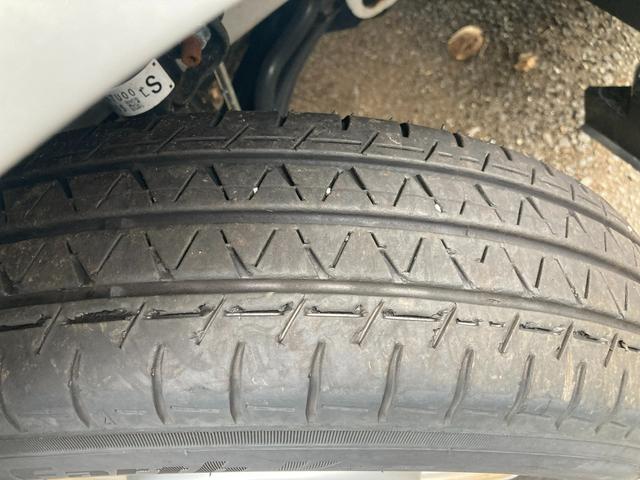 エブリイ PAリミテッド 6型 AM/FMラジオ 衝突被害軽減システム 12インチ オートライト 両側スライドドア パワーウィンドウ アイドリングストップ USBソケット 横滑り防止機能 衝突安全ボディ 取扱説明書 メンテナンスノート(15枚目)