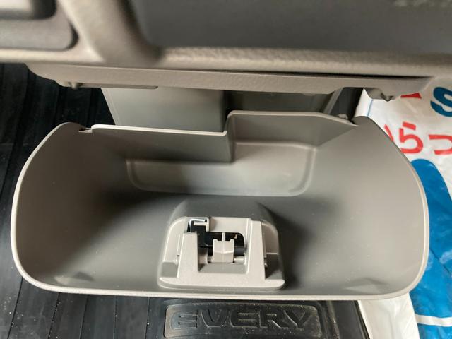 エブリイ PAリミテッド 6型 AM/FMラジオ 衝突被害軽減システム 12インチ オートライト 両側スライドドア パワーウィンドウ アイドリングストップ USBソケット 横滑り防止機能 衝突安全ボディ 取扱説明書 メンテナンスノート(29枚目)