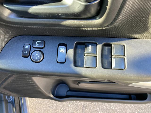 スペーシアギア ギア　ＨＹＢＲＩＤ　ＸＺターボ　ＭＫ５３Ｓ　オートライト　スズキの初売り！１月４日から１２日までの限定価格となります。７日（水曜日）は店休日となっておりますのでお問い合わせの対応は８日よりさせて頂きます。店舗へご来店いただける方のみ販売させて頂きます。（29枚目）