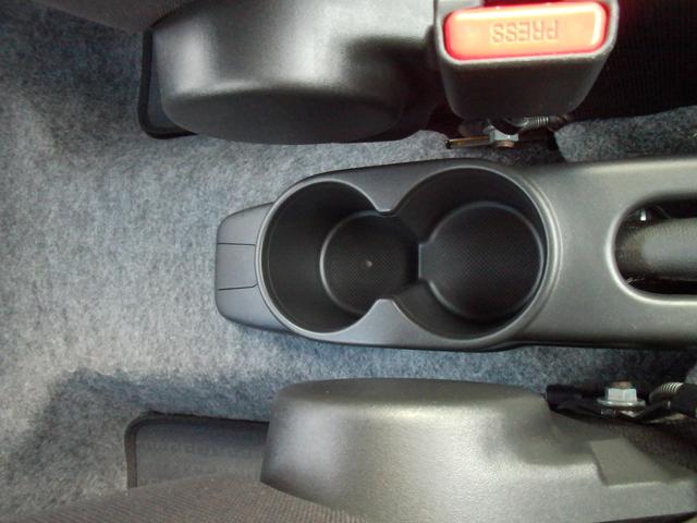 アルト L 2型 衝突被害軽減システム CDステレオ オートライト スズキの初売り!1月4日から12日までの限定価格となります。7日(水曜日)は店休日となっておりますのでお問い合わせの対応は8日よりさせて頂きます。店舗へご来店いただける方のみ販売させて頂きます。(26枚目)