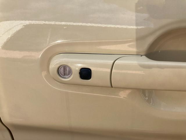 アルトラパン Ｓ　衝突被害軽減システム　ＣＤステレオ　オートライト　スズキの初売り！１月４日から１２日までの限定価格となります。７日（水曜日）は店休日となっておりますのでお問い合わせの対応は８日よりさせて頂きます。店舗へご来店いただける方のみ販売させて頂きます。（11枚目）