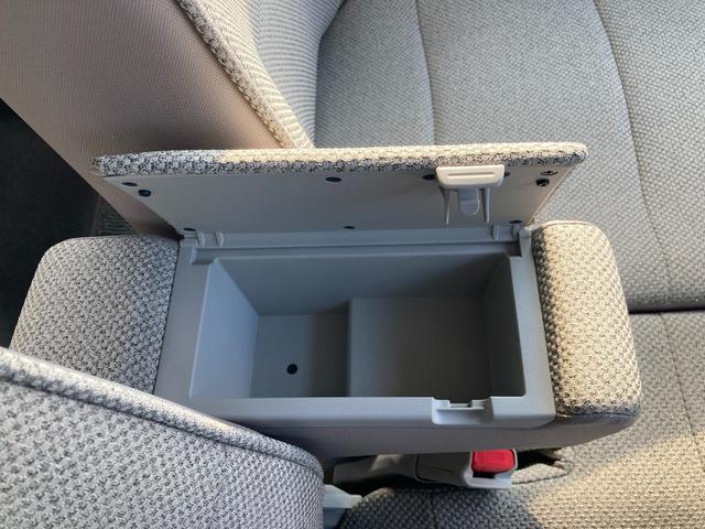 アルトラパン Ｓ　衝突被害軽減システム　ＣＤステレオ　オートライト　スズキの初売り！１月４日から１２日までの限定価格となります。７日（水曜日）は店休日となっておりますのでお問い合わせの対応は８日よりさせて頂きます。店舗へご来店いただける方のみ販売させて頂きます。（31枚目）