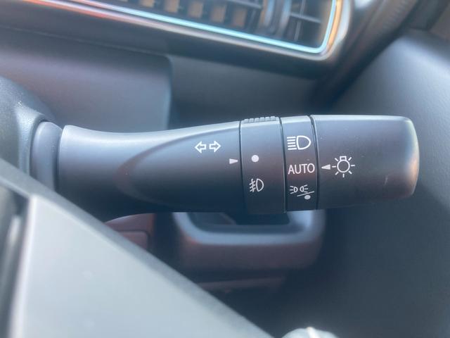 ワゴンＲカスタムＺ カスタムＺ　ＨＹＢＲＩＤ　ＺＸ　４型　衝突被害軽減システム　１５インチアルミホイール　オートライト　プッシュスタート　シートヒーター　オートエアコン　アイドリングストップ　ＵＳＢ　横滑り防止機能　衝突安全ボディ　盗難防止システム　取扱説明書　メンテナンスノート（25枚目）