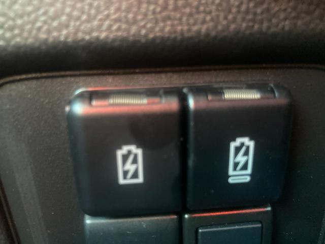 ワゴンＲカスタムＺ カスタムＺ　ＨＹＢＲＩＤ　ＺＸ　４型　衝突被害軽減システム　１５インチアルミホイール　オートライト　プッシュスタート　シートヒーター　オートエアコン　アイドリングストップ　ＵＳＢ　横滑り防止機能　衝突安全ボディ　盗難防止システム　取扱説明書　メンテナンスノート（33枚目）