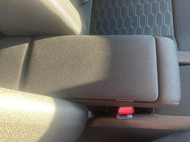 ワゴンＲカスタムＺ カスタムＺ　ＨＹＢＲＩＤ　ＺＸ　４型　衝突被害軽減システム　１５インチアルミホイール　オートライト　プッシュスタート　シートヒーター　オートエアコン　アイドリングストップ　ＵＳＢ　横滑り防止機能　衝突安全ボディ　盗難防止システム　取扱説明書　メンテナンスノート（36枚目）