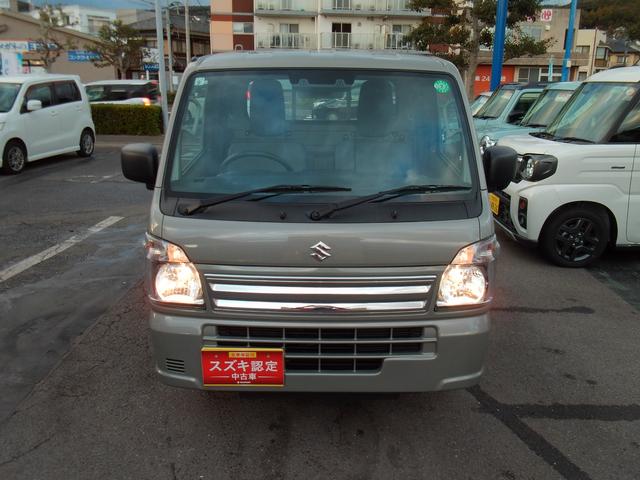 キャリイトラック ＫＣエアコン・パワステ　７型　５速ＭＴ　４ＷＤ　オートライト　スペアタイヤ　ＡＭ／ＦＭラジオ　パワーウィンドウ　衝突被害軽減システム　アイドリングストップ　横滑り防止機能　衝突安全ボディ　取扱説明書　メンテナンスノート（3枚目）