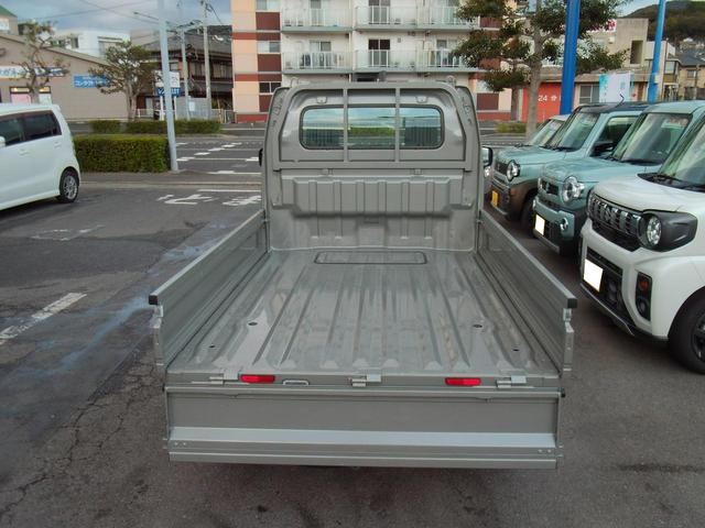 キャリイトラック ＫＣエアコン・パワステ　７型　５速ＭＴ　４ＷＤ　オートライト　スペアタイヤ　ＡＭ／ＦＭラジオ　パワーウィンドウ　衝突被害軽減システム　アイドリングストップ　横滑り防止機能　衝突安全ボディ　取扱説明書　メンテナンスノート（13枚目）