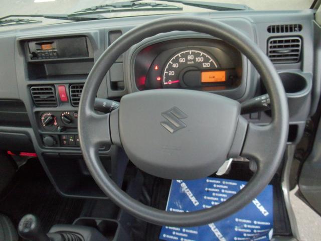 キャリイトラック ＫＣエアコン・パワステ　７型　５速ＭＴ　４ＷＤ　オートライト　スペアタイヤ　ＡＭ／ＦＭラジオ　パワーウィンドウ　衝突被害軽減システム　アイドリングストップ　横滑り防止機能　衝突安全ボディ　取扱説明書　メンテナンスノート（23枚目）