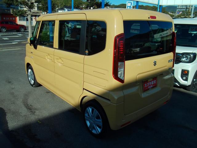 スペーシア ＨＹＢＲＩＤ　Ｘ　ナビ　全方位カメラ　両側電動スライドドア　フルホイールキャップ　オートライト　プッシュスタート　シートヒーター　オートエアコン　衝突被害軽減システム　アイドリングストップ　ＵＳＢソケット　横滑り防止機能　衝突安全ボディ　盗難防止システム（6枚目）