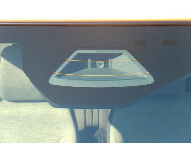 スペーシア ＨＹＢＲＩＤ　Ｘ　ナビ　全方位カメラ　両側電動スライドドア　フルホイールキャップ　オートライト　プッシュスタート　シートヒーター　オートエアコン　衝突被害軽減システム　アイドリングストップ　ＵＳＢソケット　横滑り防止機能　衝突安全ボディ　盗難防止システム（9枚目）