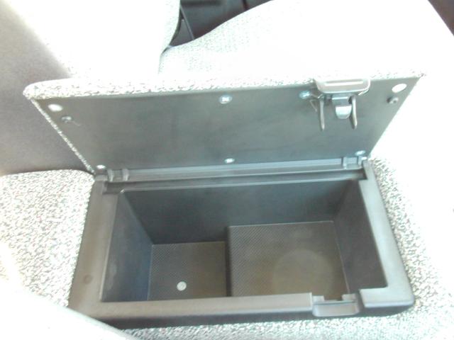 スペーシア ＨＹＢＲＩＤ　Ｘ　ナビ　全方位カメラ　両側電動スライドドア　フルホイールキャップ　オートライト　プッシュスタート　シートヒーター　オートエアコン　衝突被害軽減システム　アイドリングストップ　ＵＳＢソケット　横滑り防止機能　衝突安全ボディ　盗難防止システム（31枚目）