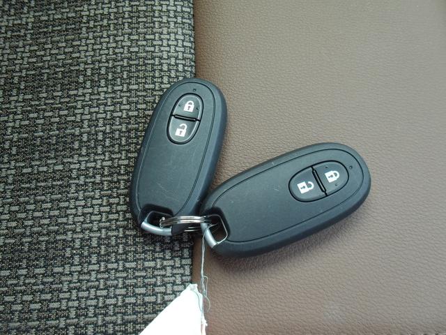 アルトラパンLC LC X 5型 ディスプレイオーディオ バックカメラ USB 14インチアルミホイール オートライト プッシュスタート シートヒーター オートエアコン 衝突被害軽減システム アイドリングストップ 横滑り防止機能 衝突安全ボディ 盗難防止システム 取扱説明書(42枚目)