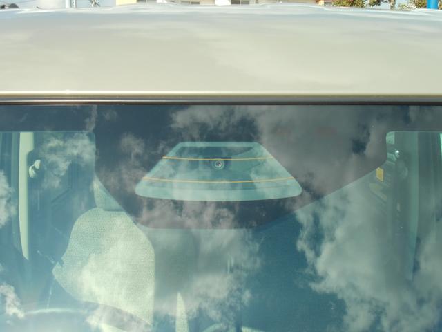 スペーシア ＨＹＢＲＩＤ　Ｘ　両側電動スライドドア　衝突被害軽減システム　フルホイールキャップ　オートライト　プッシュスタート　シートヒーター　オートエアコン　アイドリングストップ　ＵＳＢ　横滑り防止機能　衝突安全ボディ　盗難防止システム　取扱説明書　メンテナンスノート（12枚目）