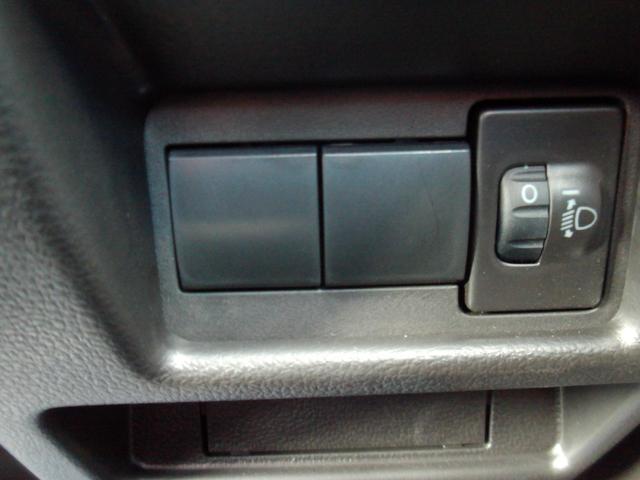 スペーシア ＨＹＢＲＩＤ　Ｘ　両側電動スライドドア　衝突被害軽減システム　フルホイールキャップ　オートライト　プッシュスタート　シートヒーター　オートエアコン　アイドリングストップ　ＵＳＢ　横滑り防止機能　衝突安全ボディ　盗難防止システム　取扱説明書　メンテナンスノート（25枚目）