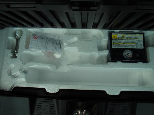 スペーシア ＨＹＢＲＩＤ　Ｘ　両側電動スライドドア　衝突被害軽減システム　フルホイールキャップ　オートライト　プッシュスタート　シートヒーター　オートエアコン　アイドリングストップ　ＵＳＢ　横滑り防止機能　衝突安全ボディ　盗難防止システム　取扱説明書　メンテナンスノート（43枚目）