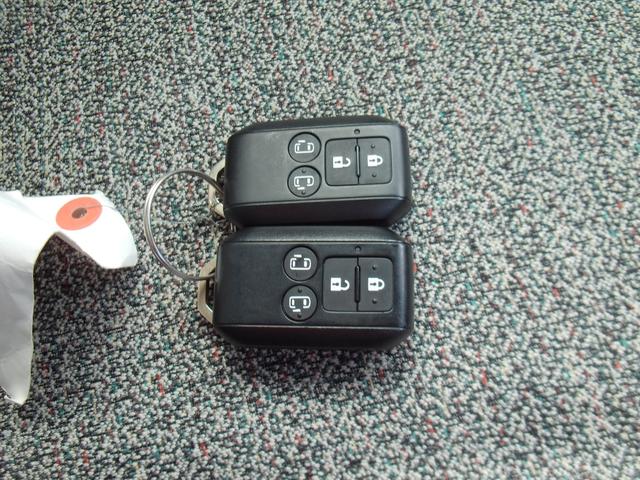 スペーシア ＨＹＢＲＩＤ　Ｘ　両側電動スライドドア　衝突被害軽減システム　フルホイールキャップ　オートライト　プッシュスタート　シートヒーター　オートエアコン　アイドリングストップ　ＵＳＢ　横滑り防止機能　衝突安全ボディ　盗難防止システム　取扱説明書　メンテナンスノート（45枚目）