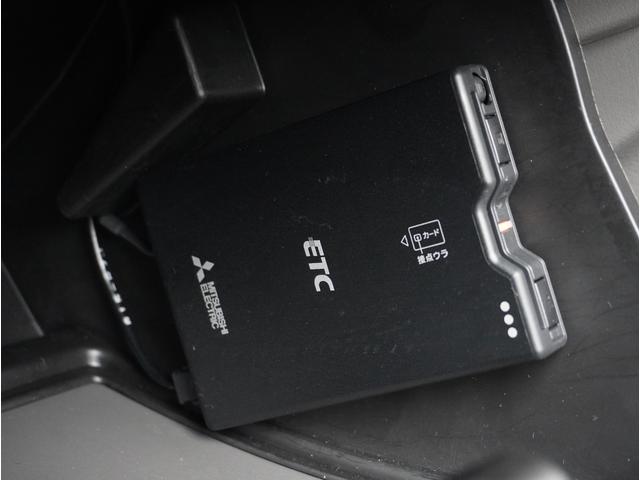 エブリイ ＰＡリミテッド　４ＷＤ　５速ＭＴ　バックカメラ　ＥＴＣ　４ＷＤ　５速ＭＴ　バックカメラ　ＥＴＣ　ディスプレイオーディオ　リアパーキングセンサー　キーレスエントリー　オートライト　両側スライドドア　ＵＳＢ　衝突被害軽減システム　横滑り防止機能　衝突安全ボディ（6枚目）