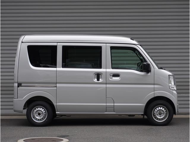 エブリイ ＰＡリミテッド　４ＷＤ　５速ＭＴ　バックカメラ　ＥＴＣ　４ＷＤ　５速ＭＴ　バックカメラ　ＥＴＣ　ディスプレイオーディオ　リアパーキングセンサー　キーレスエントリー　オートライト　両側スライドドア　ＵＳＢ　衝突被害軽減システム　横滑り防止機能　衝突安全ボディ（8枚目）