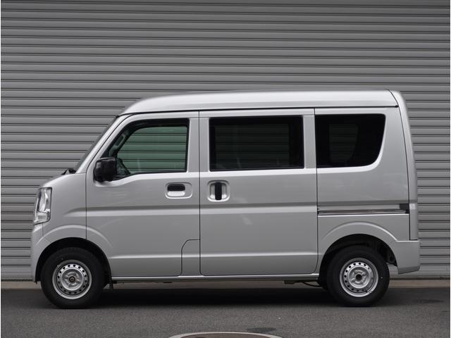 エブリイ ＰＡリミテッド　４ＷＤ　５速ＭＴ　バックカメラ　ＥＴＣ　４ＷＤ　５速ＭＴ　バックカメラ　ＥＴＣ　ディスプレイオーディオ　リアパーキングセンサー　キーレスエントリー　オートライト　両側スライドドア　ＵＳＢ　衝突被害軽減システム　横滑り防止機能　衝突安全ボディ（9枚目）