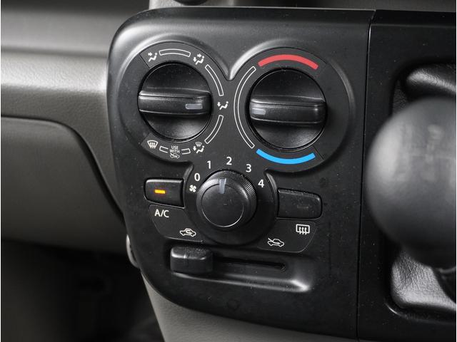 エブリイ ＰＡリミテッド　４ＷＤ　５速ＭＴ　バックカメラ　ＥＴＣ　４ＷＤ　５速ＭＴ　バックカメラ　ＥＴＣ　ディスプレイオーディオ　リアパーキングセンサー　キーレスエントリー　オートライト　両側スライドドア　ＵＳＢ　衝突被害軽減システム　横滑り防止機能　衝突安全ボディ（15枚目）