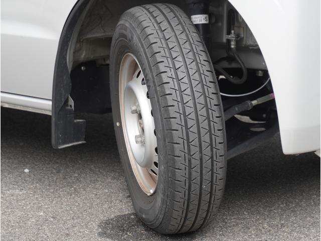 エブリイ ＰＡリミテッド　４ＷＤ　５速ＭＴ　バックカメラ　ＥＴＣ　４ＷＤ　５速ＭＴ　バックカメラ　ＥＴＣ　ディスプレイオーディオ　リアパーキングセンサー　キーレスエントリー　オートライト　両側スライドドア　ＵＳＢ　衝突被害軽減システム　横滑り防止機能　衝突安全ボディ（27枚目）